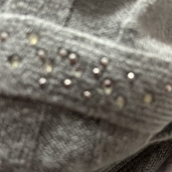 Woman’s 2 in 1 Sweater !! - Picture 5 of 14